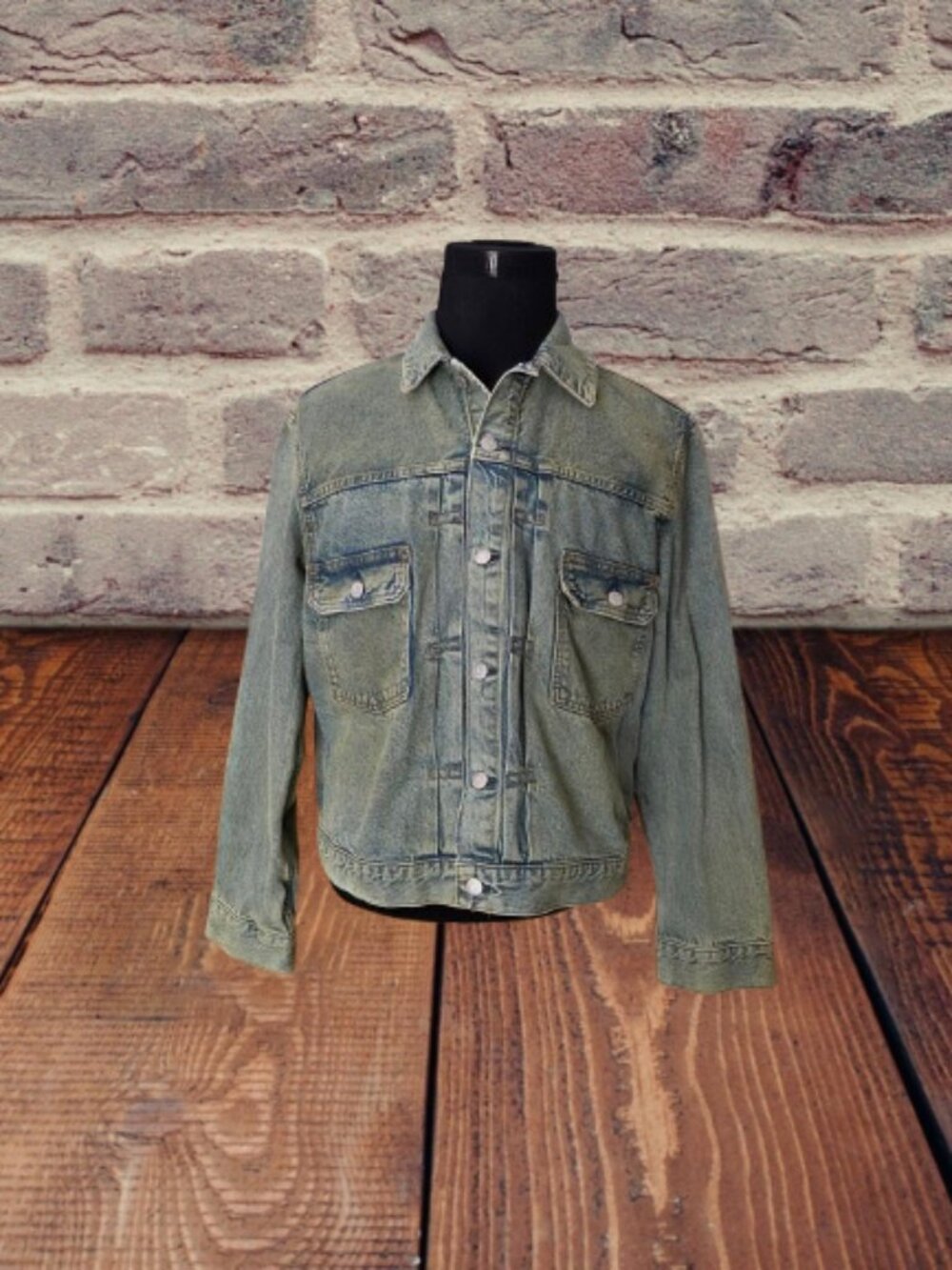 H&M LOOSE FIT MEN'S DENIM JACKET - SIZE MEDIUM